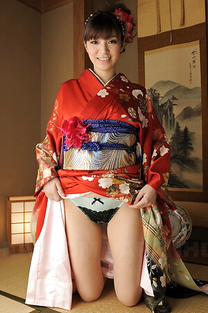 Lady Yuria Tominaga is naked under her kimono