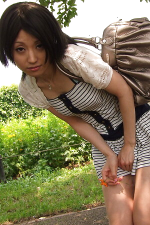 Mitsuki goes for a walk and ends by giving a very good blowjob.