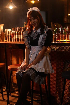 Horny Caffe Maid Wen Ruixin Controlled By A Client